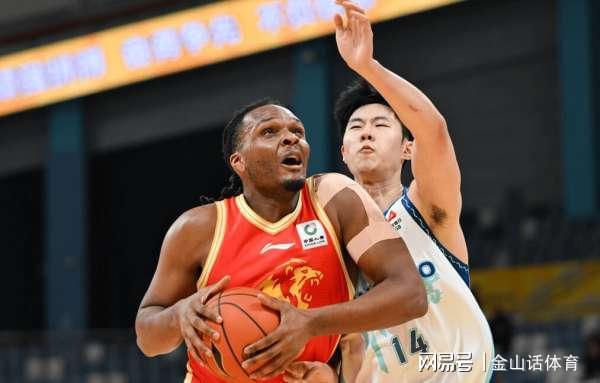 在线投注-有意思！兄弟俩同台，哥哥0分，正负值+12；弟弟16分，正负值-20