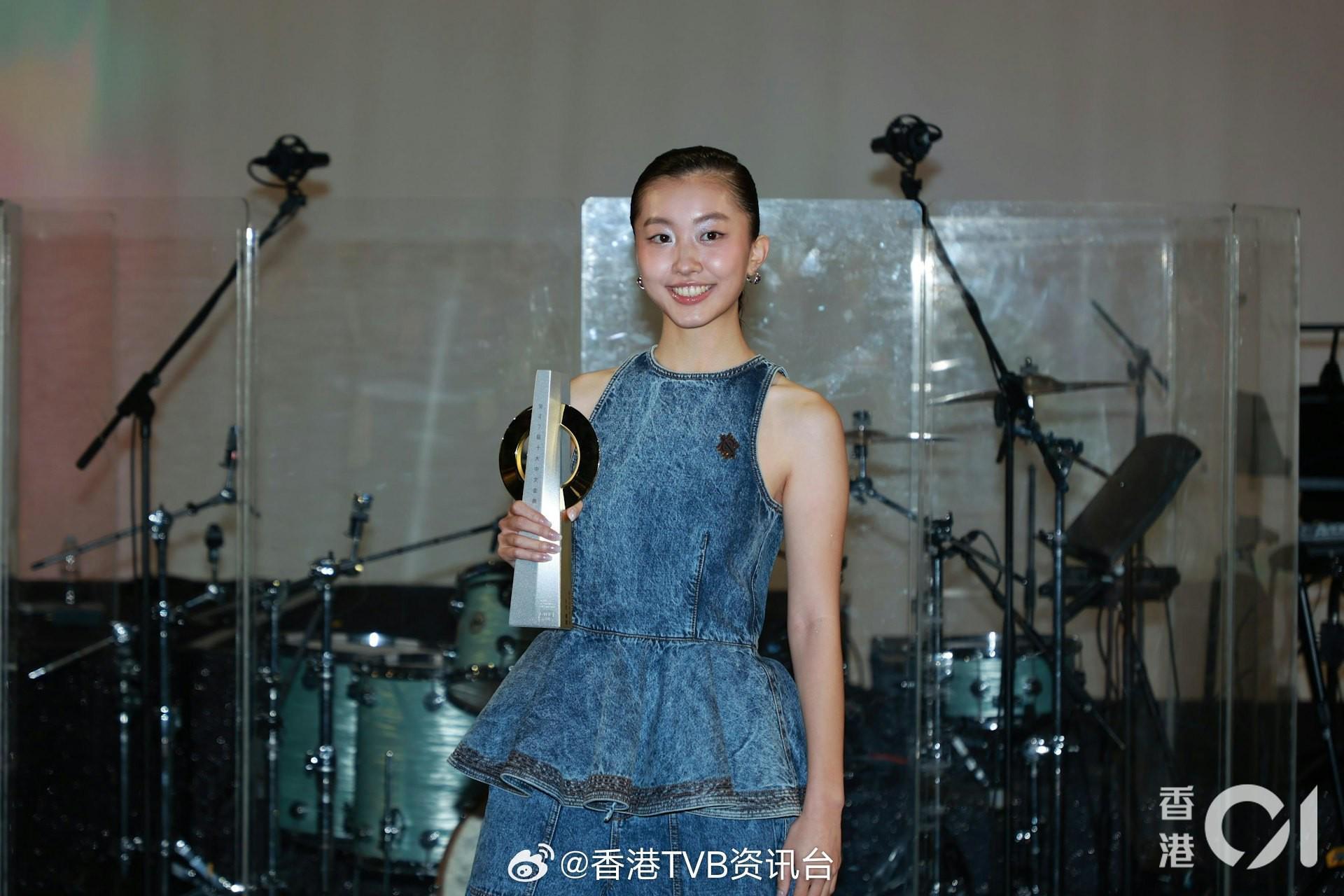 8868体育官网-陈奕迅女儿陈康堤承认与香港网球一哥黄泽林恋爱:是家人介绍的